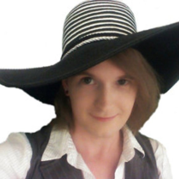 Meet your Posher, Joanna - Picture 1 of 3